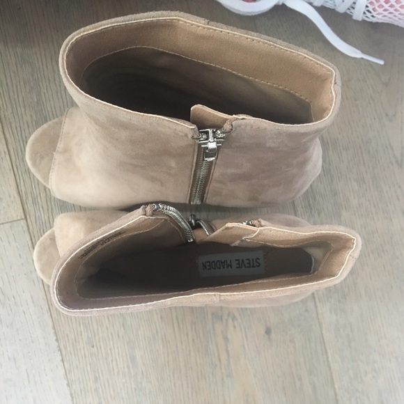 Steve Madden peep-toe high heeled booties in tan - Picture 8 of 8